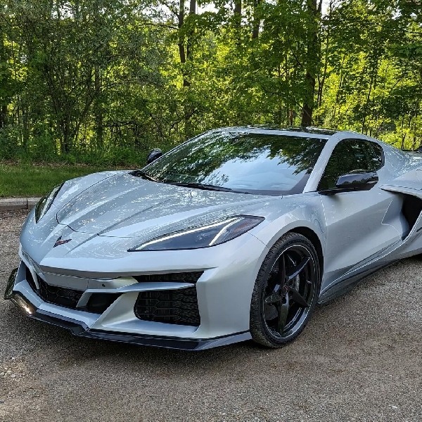 Corvette Hadir di Eropa dengan Mesin Hybrid Dan Harga Dua Kali Lipat 