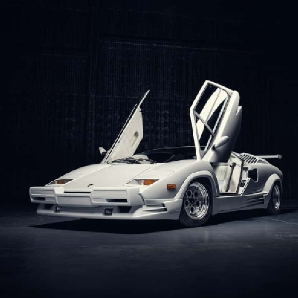 Lamborghini Countach di Film Wolf of Wall Streets Dilelang