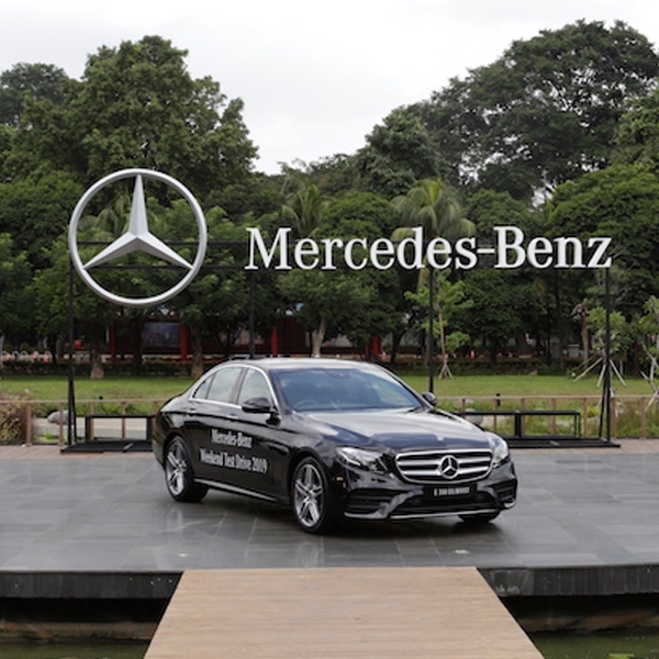 Mercedes-Benz Ajak Masyarakat Rasakan Langsung Performa EQ Boost