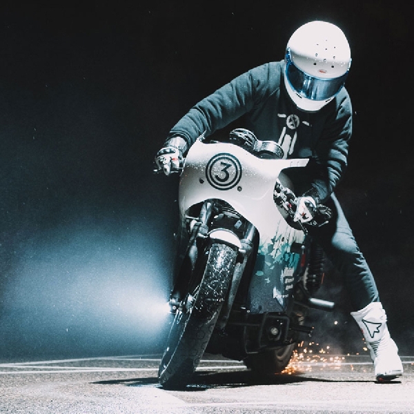 Modif Ringan Triumph Cafe Racer untuk Ice Racing 2019