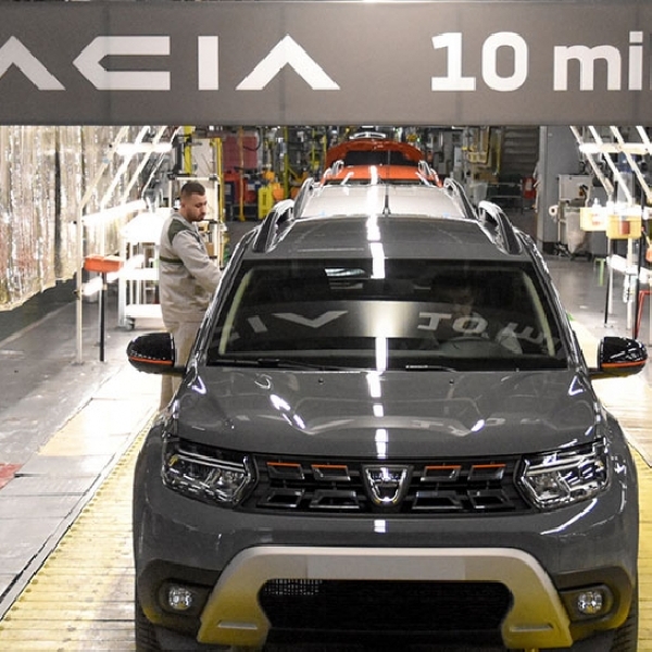 Dacia Produksi Mobilnya yang Ke-10 Juta Dalam Setengah Abad