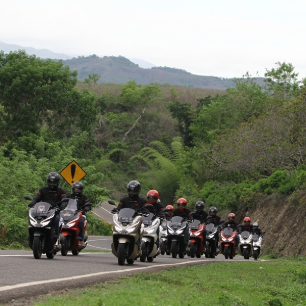 Honda PCX Sukses Jelajahi Flores Hingga Bali