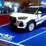 Daihatsu Serahkan 3 Rocky Hybrid Ke Konsumen di GJAW 2025
