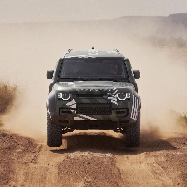 Jelang Seri 2026, JLR Uji Ketangguhan Defender Dakar Rally 