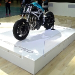 The Dagger Modifikasi Superbike Nyeleneh dari Divergent3D