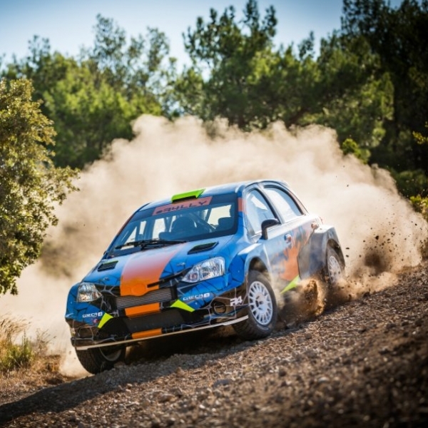 WRC: Ini Dia Penampilan Perdana Toyota Etios Valco Versi WRC