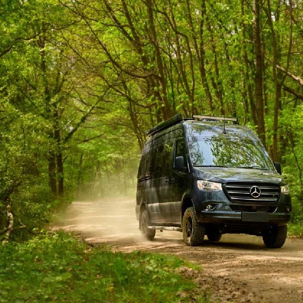 Kala Camper Van Sedang Booming di Amerika Serikat, Mercy   Sprinter 4x4 Didesain Menarik untuk Adventure