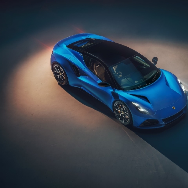 Lotus Emira Tidak Melulu Elektrik, Ada Dua Versi Pakai Mesin Toyota dan AMG 