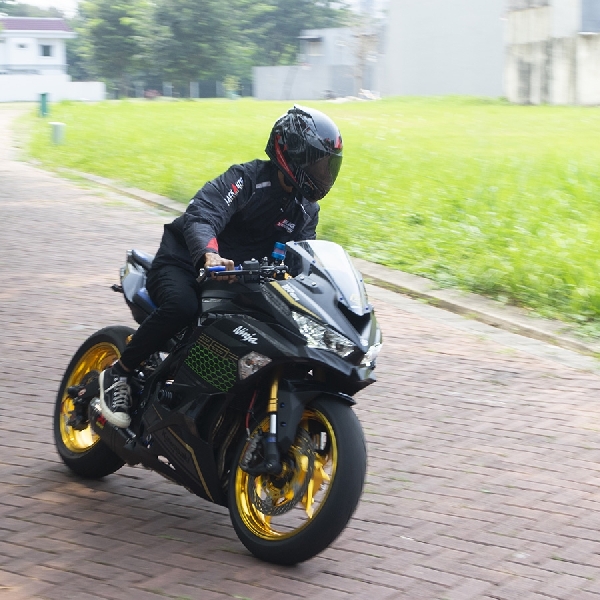 Modifikasi Kawasaki ZX-25R, Ganteng Buat Kontes Garang buat Freestyle 