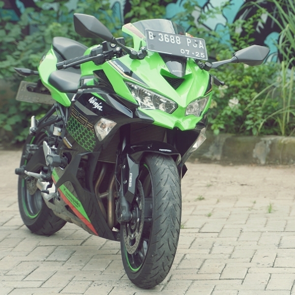 Kawasaki ZX-25R ABS SE, Daily Sportbike with WSBK  DNA 