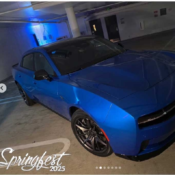 Dodge Charger Daytona Empat Pintu Tampil Perdana di Depan Publik