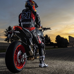 Ducati Monster 2021 Debut Dengan Tenaga 