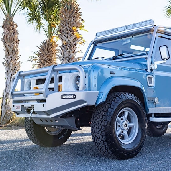 ECD Hadirkan Restomod Land Rover Defender