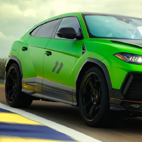 Edisi Khusus Lamborghini Urus Performante Terinspirasi Dari Supercar Essenza SCV12