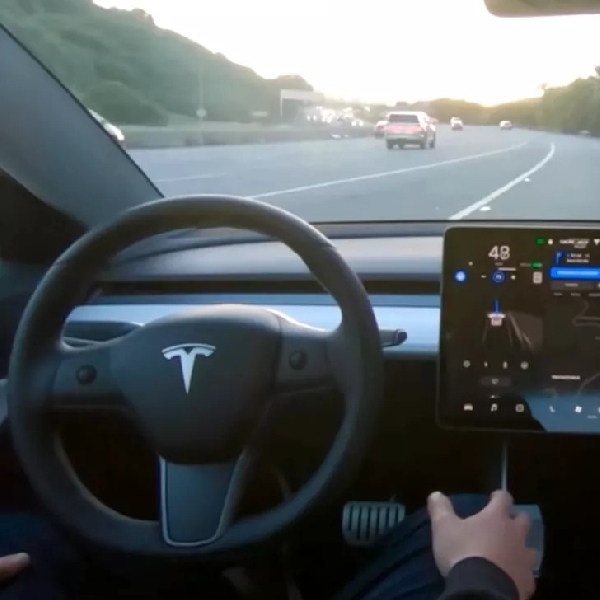 Elon Musk Berharap Self-Driving Tesla Siap Sebelum Akhir Tahun