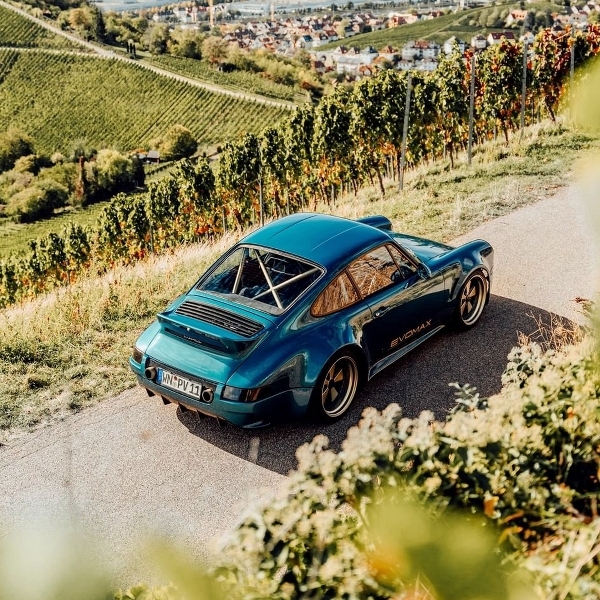 Evomax Siap Membuat Porsche 964 Restomod Sesuai Impian Anda