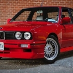 BMW E30 M3 4 Pintu yang Nggak Pernah Dirilis, Tapi Ada yang Berani Bikin!