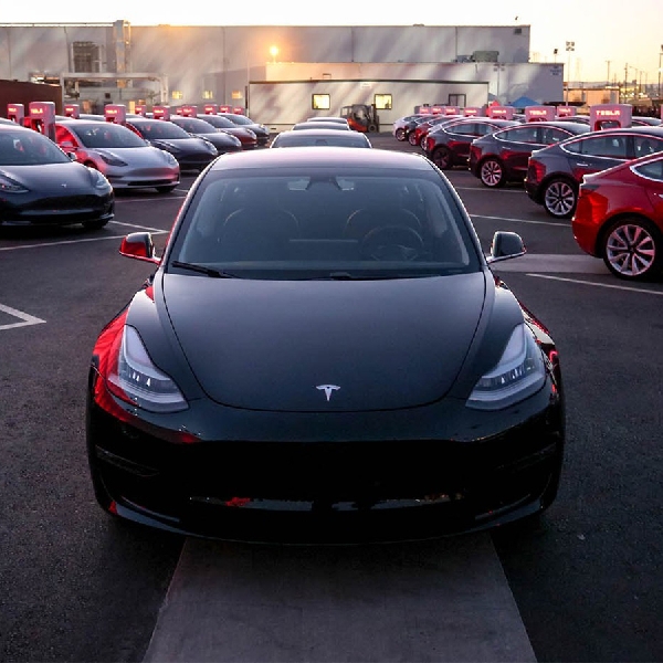 Tesla Gugat Hampir 2,4 Triliun Rupiah pada Mantan Karyawannya