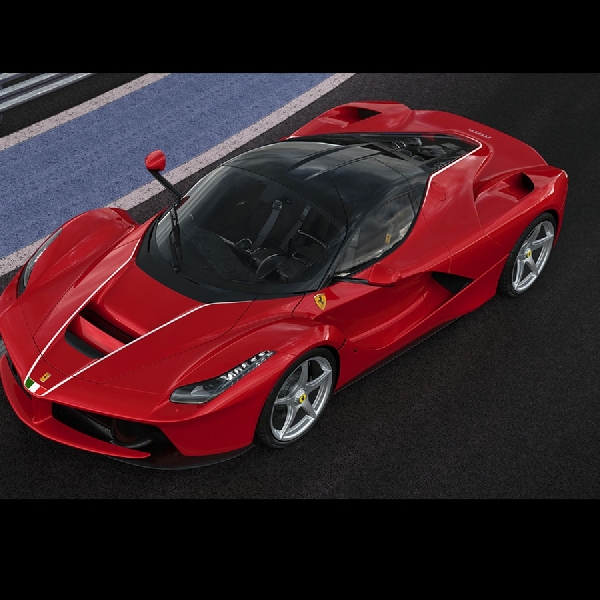 Ferrari Lelang LaFerrari untuk Bantu Bencana Gempa di Italia