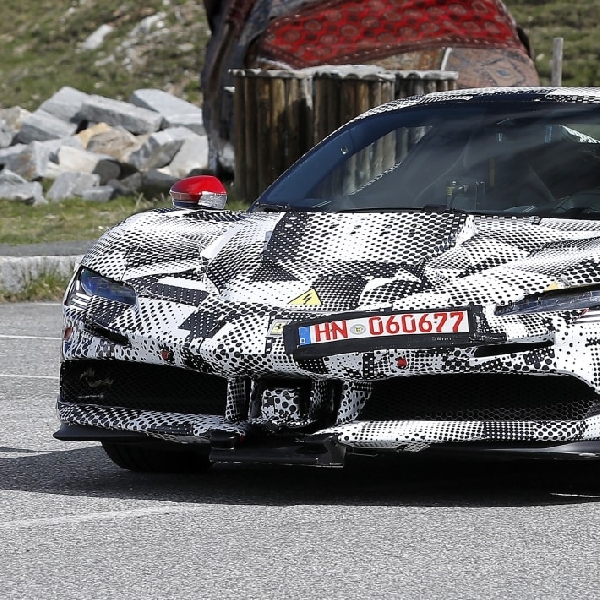 Spy Shot: Ferrari Kembali Menguji SF90 Versione Speciale