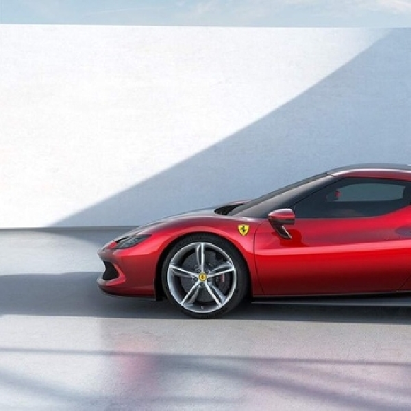 Pemesanan Mobil Ferrari Penuh hingga 2025, Mobil Hybrid Paling Laris