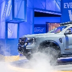 Ford Everest Twin Turbo Bensin dan V6!