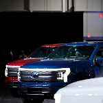 Ford Tunda Peluncuran Pickup Dan SUV Tiga Baris Berteknologi Listrik