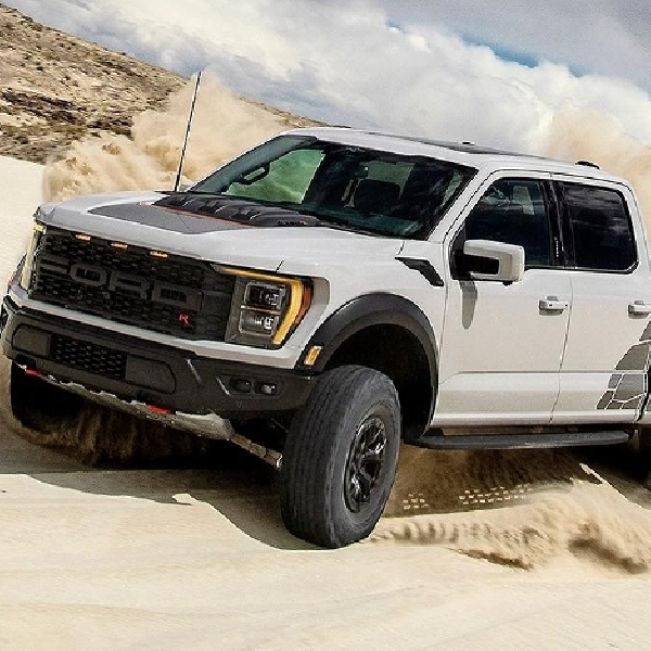 Bertenaga 760 HP, Ford F-150 Raptor R 2024 Adalah Pikap Paling Buas di Dunia