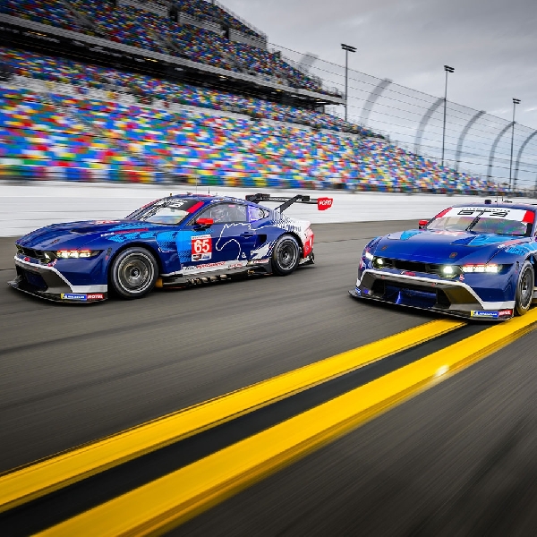 Ford Mustang GT3 dan GT4 Kembali Balapan di Daytona