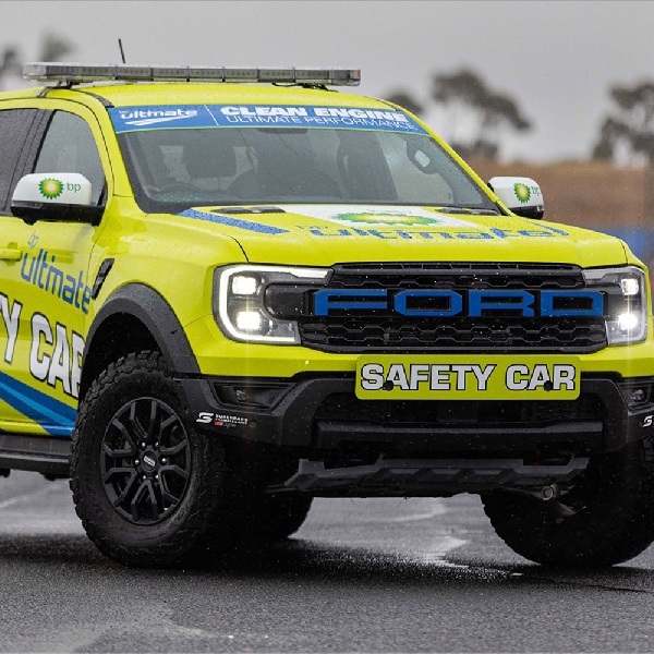 Ford Ranger Raptor Terpilih Menjadi Safety Car di Kejuaraan Supercar