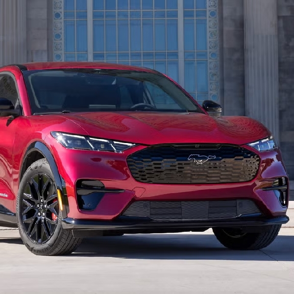 Akibat Kunci Pintu yang Berbahaya Ford Recall Ratusan Ribu Mustang Mach-E 