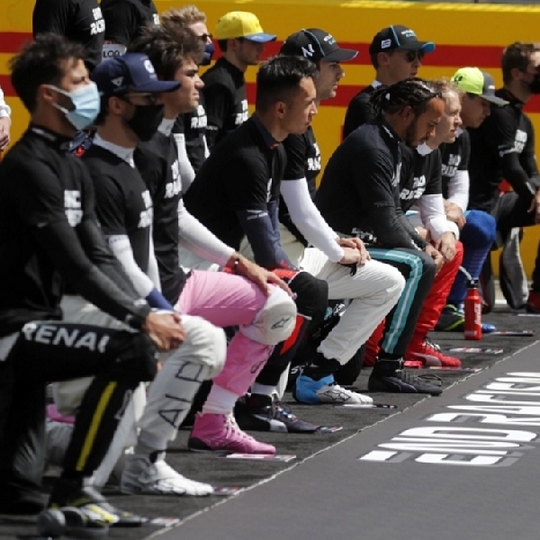 F1: Formula 1 Bebaskan Pembalap Berlutut atau Tidak Sebelum Balapan