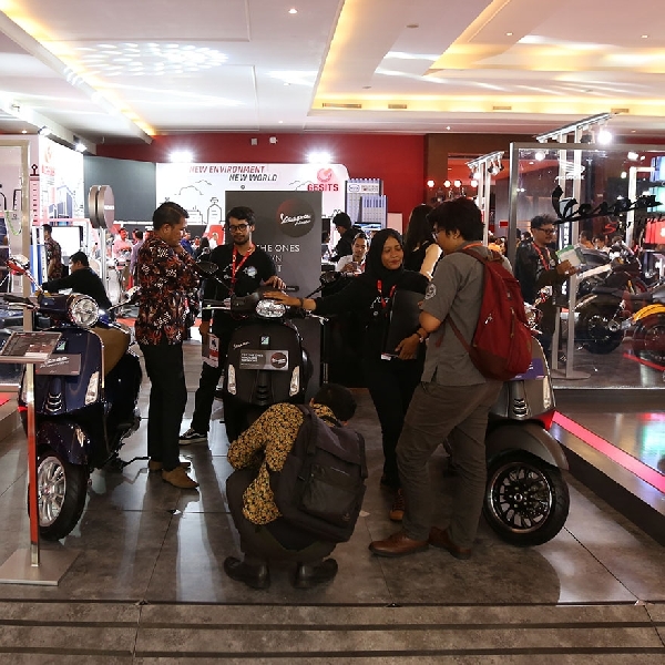 Debut Vespa Sprint Notte di Indonesia International Motor Show 2019