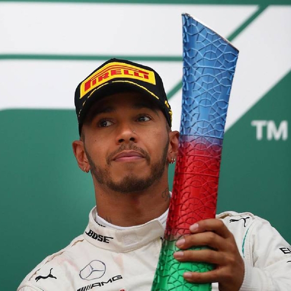 Hamilton Selamatkan Prestasi Mercedes di Azerbaijan