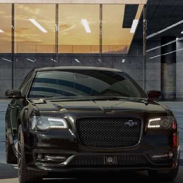 Hanya Dalam 12 Jam Chrysler 300C 2023 Ludes Terjual!