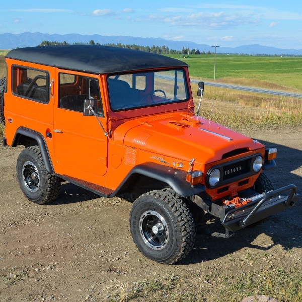 Sleeper! Toyota Hardtop FJ40 Bertampang OEM, Mesin Chevy V8 Duduk Dibalik Kap Mesin