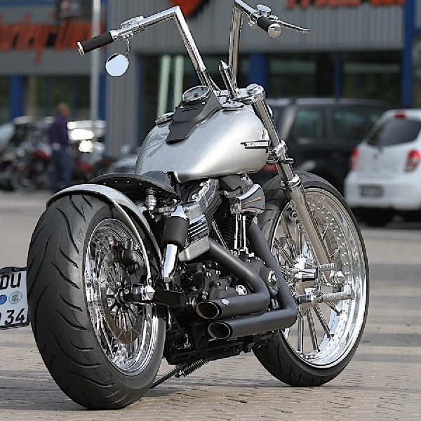 Harley-Davidson Silver Shadow Bukanlah Street Bob Rolls-Royce