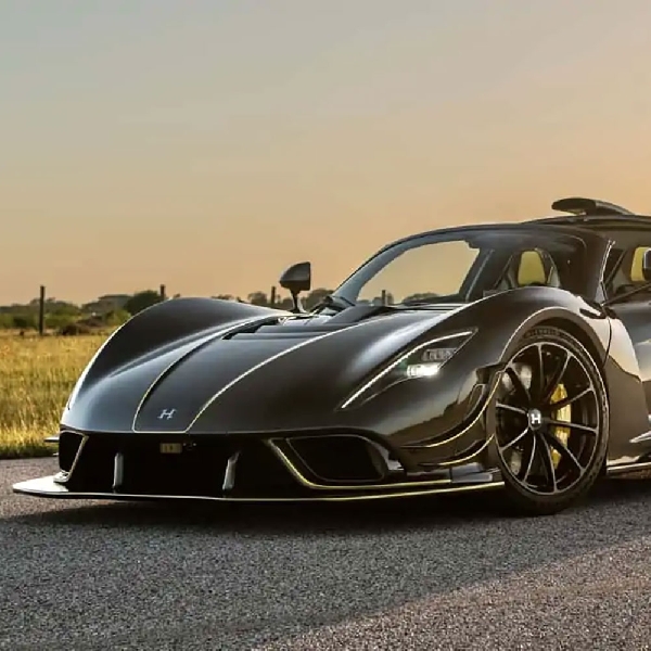 Hennessey Venom F5 Revolution Roadster Debut Dengan 1.817 HP