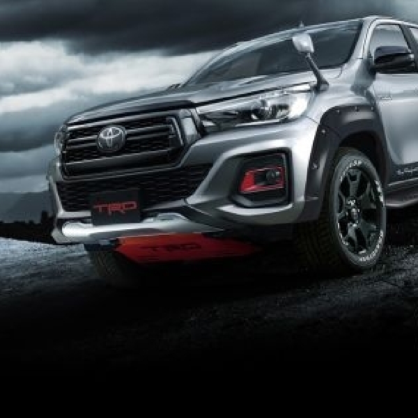 Toyota Hilux Makin Gagah dengan Tambahan Aksesori TRD