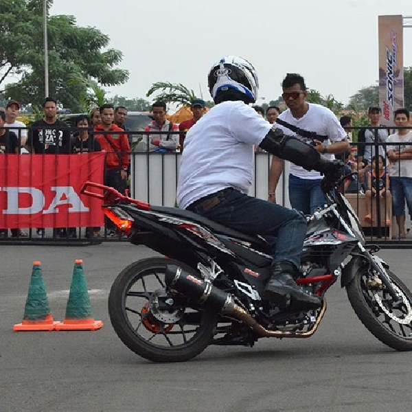 Wahana Ajak Fun Gymkhana Pakai Honda Sonic 150R