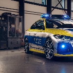 Kampanye Tuning Aman, BMW i4 Dirombak AC Schnitzer Jadi Mobil Polisi