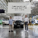 Mercedes-Benz Indonesia Salurkan Donasi Senilai Rp 750 juta Korban Bencana Cianjur