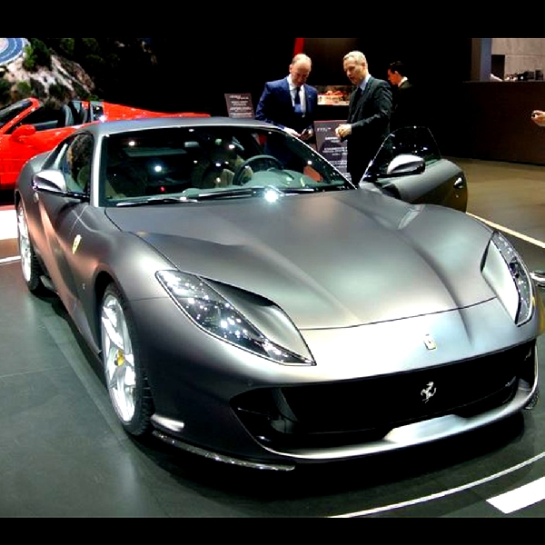 Tampil Perdana di Australia - Ini Model Ferrari Terkuat dan Tercepat di Kelasnya