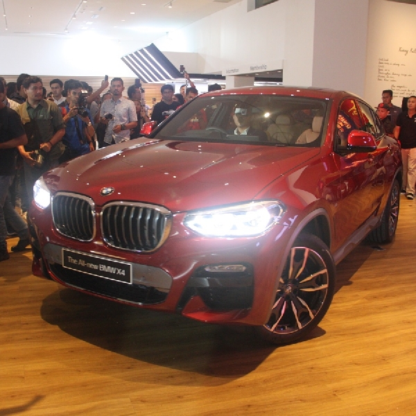 Menyetir Lincah dengan BMW X4 xDrive30i M Sport X 