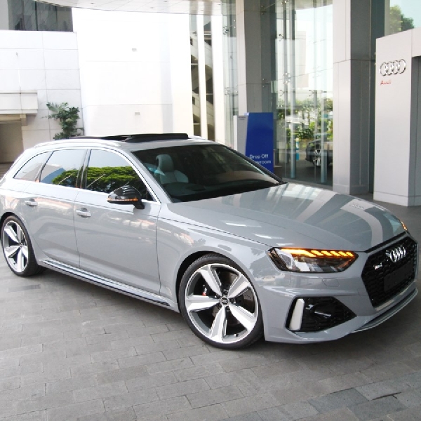 Perkenalkan Mobil Keluarga Paling Ganas The New Audi RS 4 Hadir di Indonesia