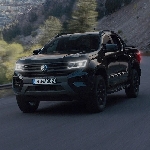 Bukan Pickup Biasa, VW Amarok 2026 Black Edition Bawa Aura 'Dark Knight'