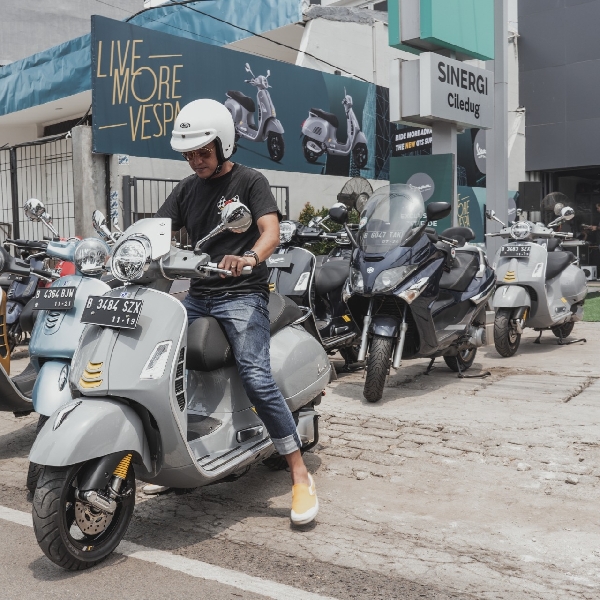 Vespa GTS Super Tech 300 Mulai Diperkenalkan ke Komunitas GT Vespa Society 