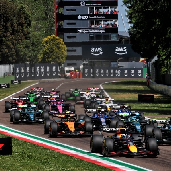 F1: Max Verstappen Menangi Balapan GP Emilia-Romagna Yang Seru
