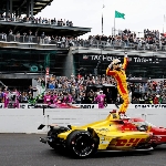 Alex Palou Menangi Balapan Bergengsi Indy 500 2025