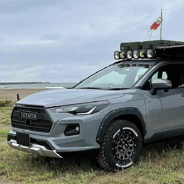Ini Jadinya Jika Toyota Corolla Cross Dipermak Menjadi Mini-RAV4!